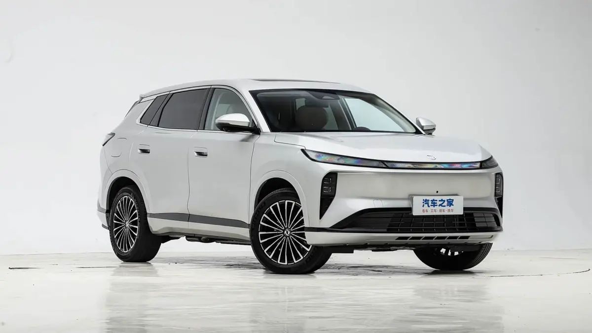 Dongfeng Aeolus L8 PHEV