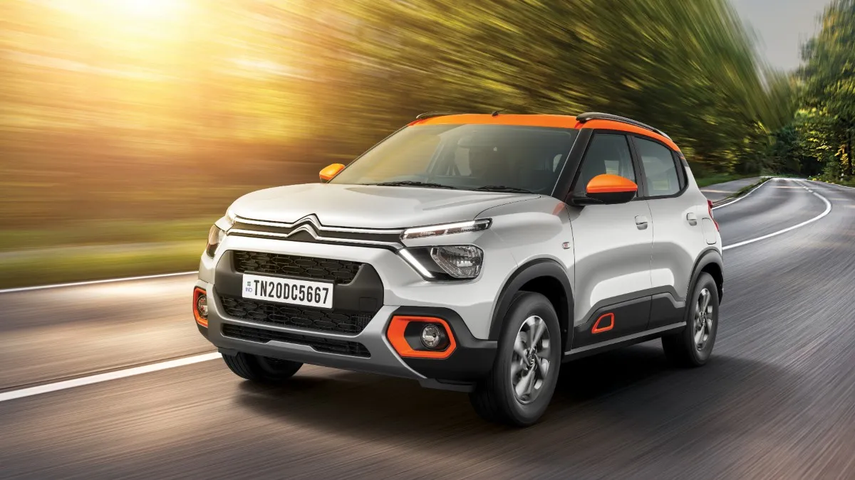 Citroën C3 भारतीय बाजार में एक स्टाइलिश और किफायती हैचबैक के रूप में पेश की गई है। यह कार खासतौर पर उन लोगों को ध्यान में रखकर